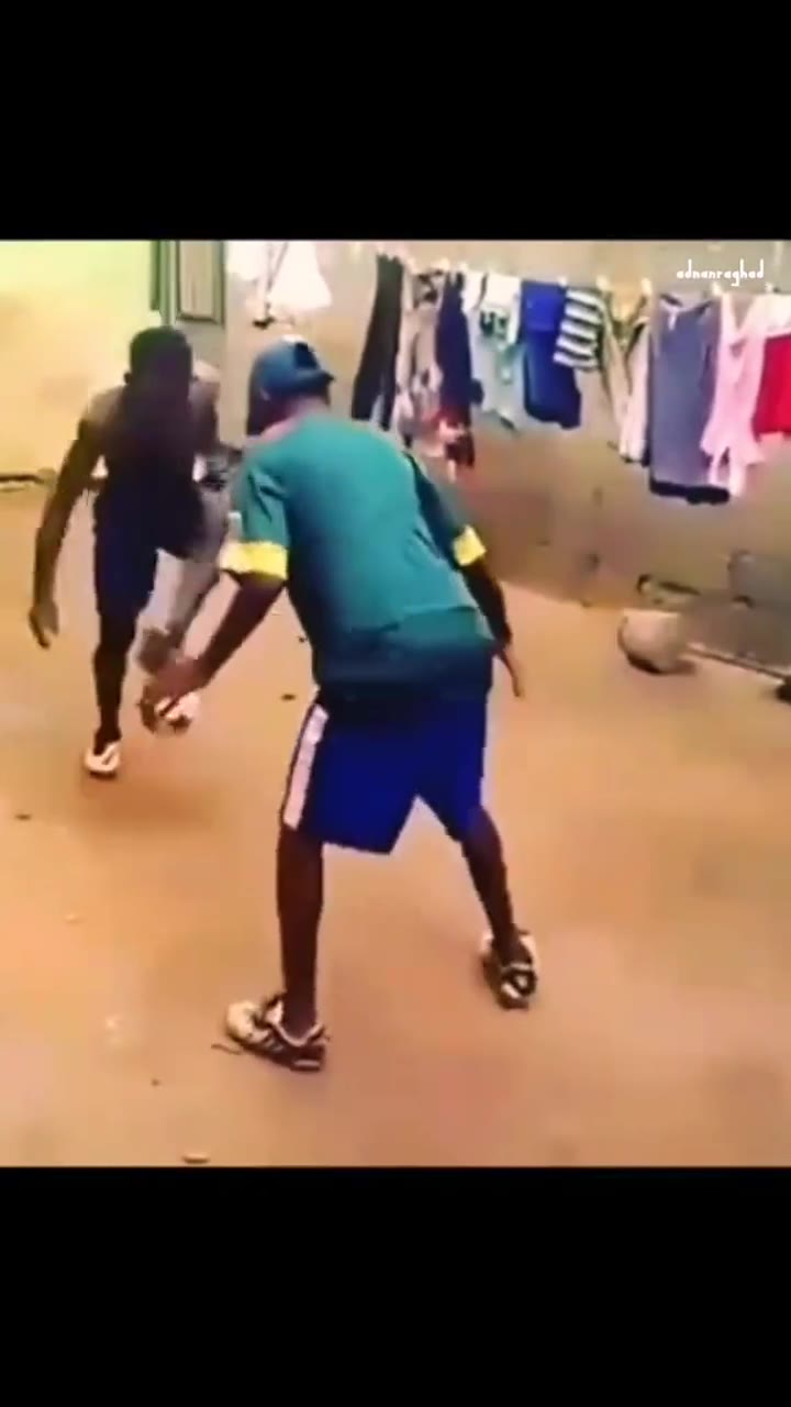 Show de habilidade com os pés.